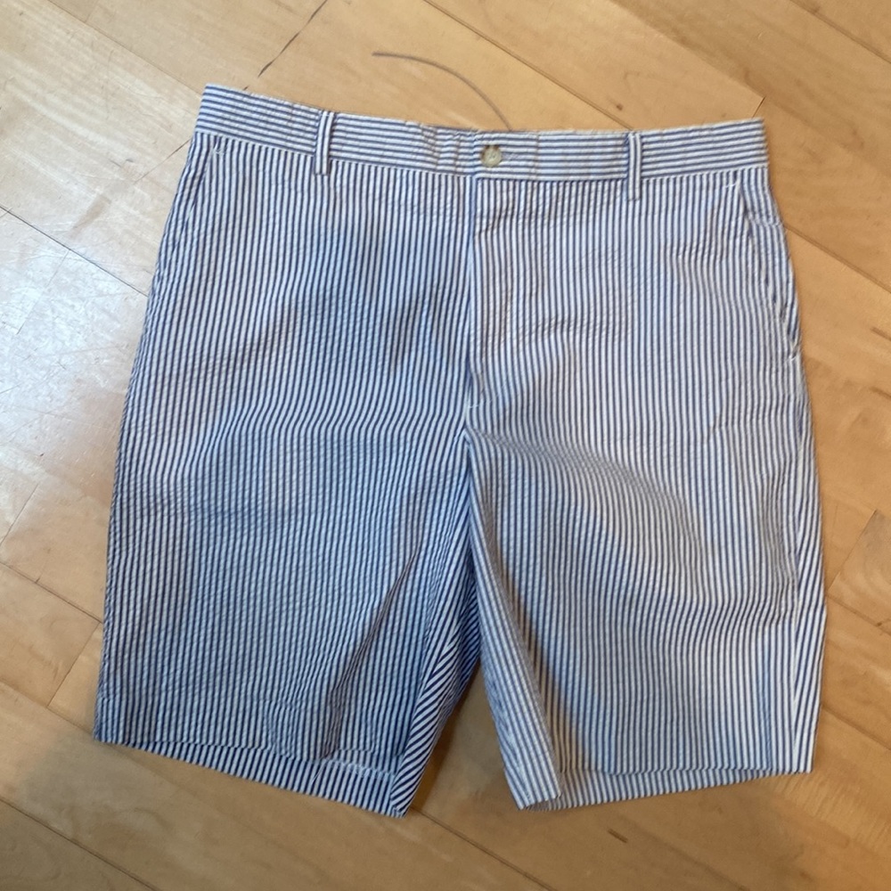 Berle flat front blue & white stripe seersucker shorts.